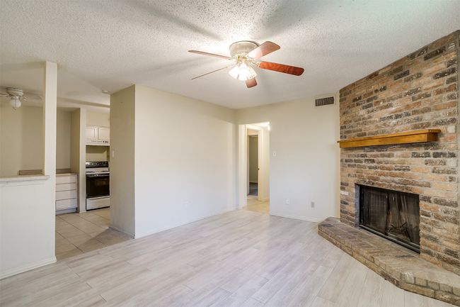127 Allencrest Dr, Home with 3 bedrooms, 2 bathrooms and null parking in White Settlement TX | Image 5