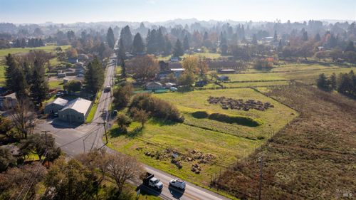 3900 Hessel Rd, Sebastopol, CA, 95472-6054 | Card Image