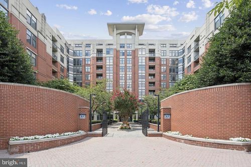247-1021 N Garfield St, ARLINGTON, VA, 22201-2556 | Card Image