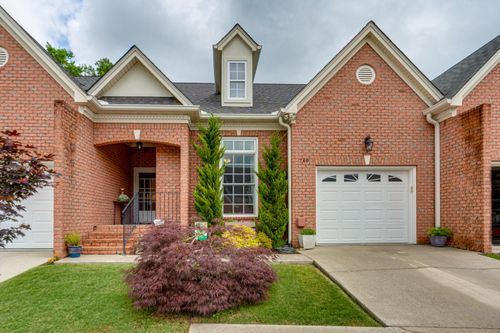 749 Outlook Ln, Chattanooga, TN, 37419-2225 | Card Image