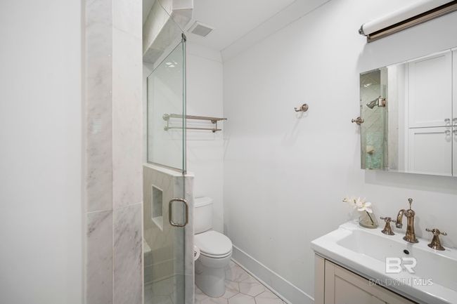 Bathroom | Image 21