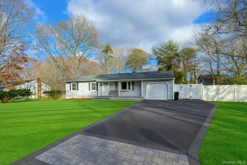 59 Westfield Rd, Coram, NY, 11727-3110 | Card Image