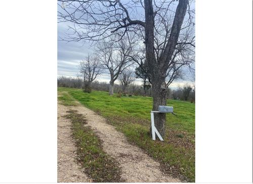 710 Hosack St, Taylor, TX, 76574-3034 | Card Image