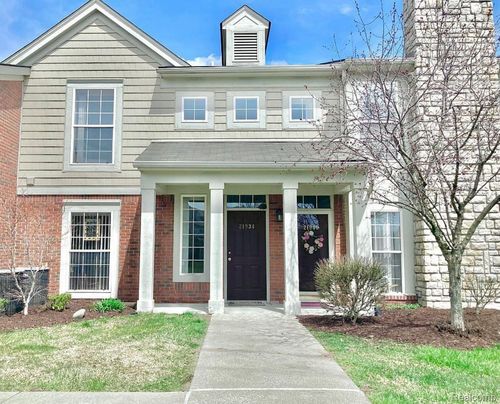 21934 Hartford Way, Macomb, MI, 48042-3839 | Card Image