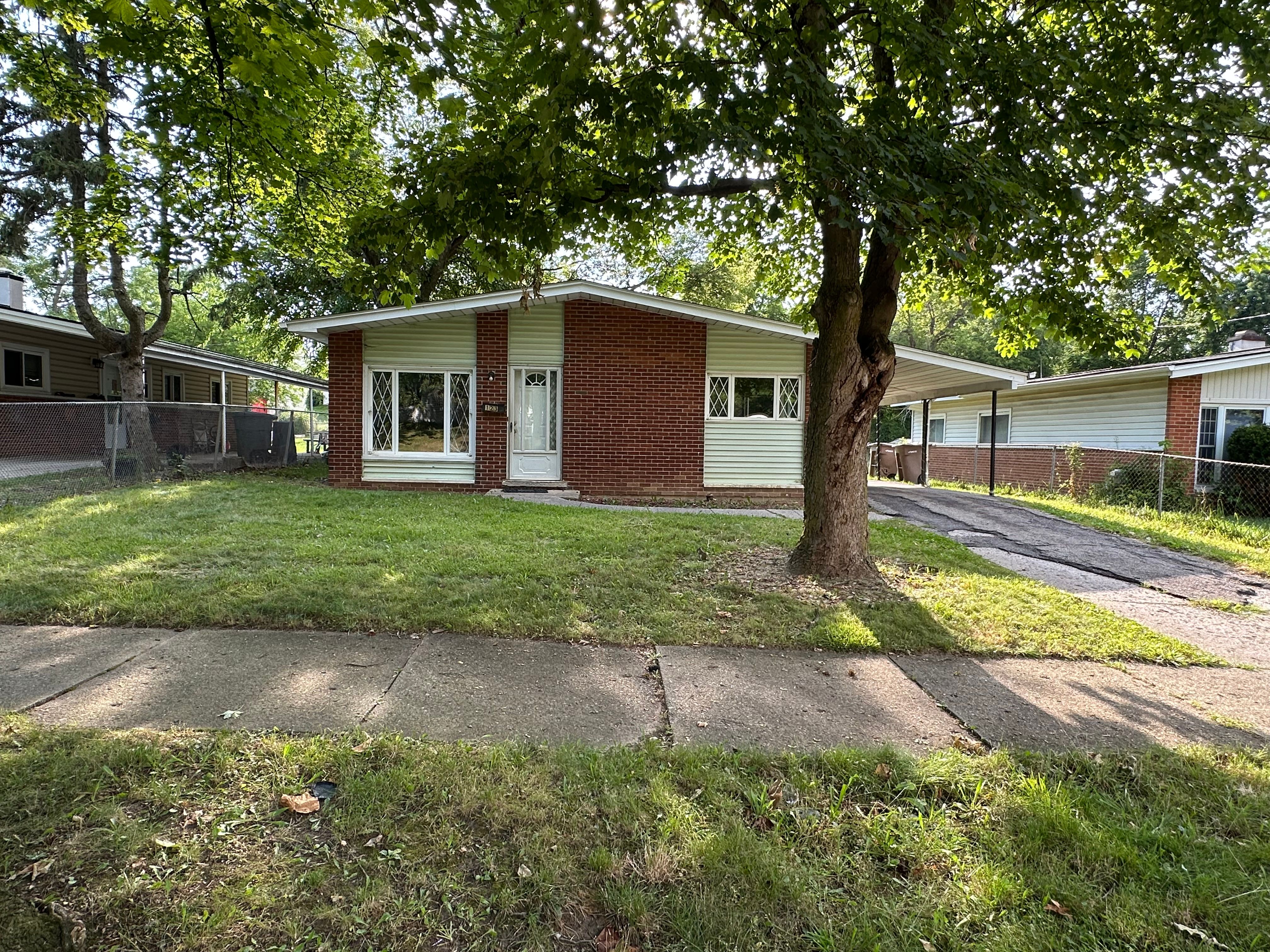 Astor St, Pontiac, MI 48342