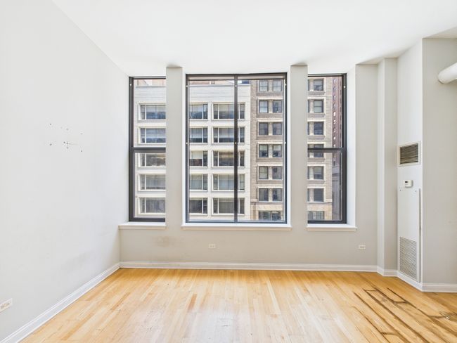 APT-506 - 8 W Monroe St, Condo with 2 bedrooms, 1 bathrooms and null parking in Chicago IL | Image 9