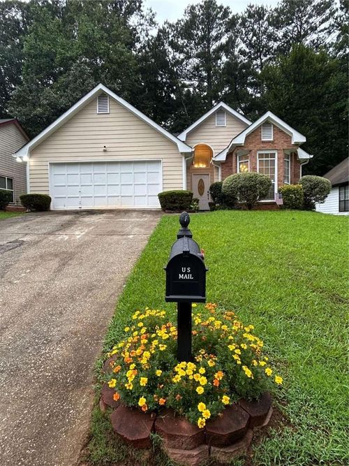 717 Shore Dr, Lithonia, GA, 30058-9007 | Card Image