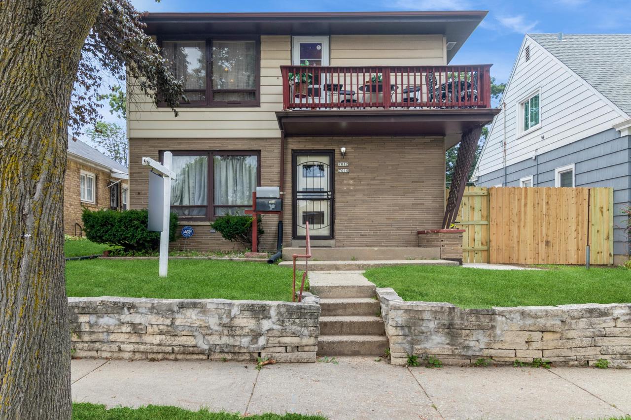 Hampton Ave, Milwaukee, WI 53218