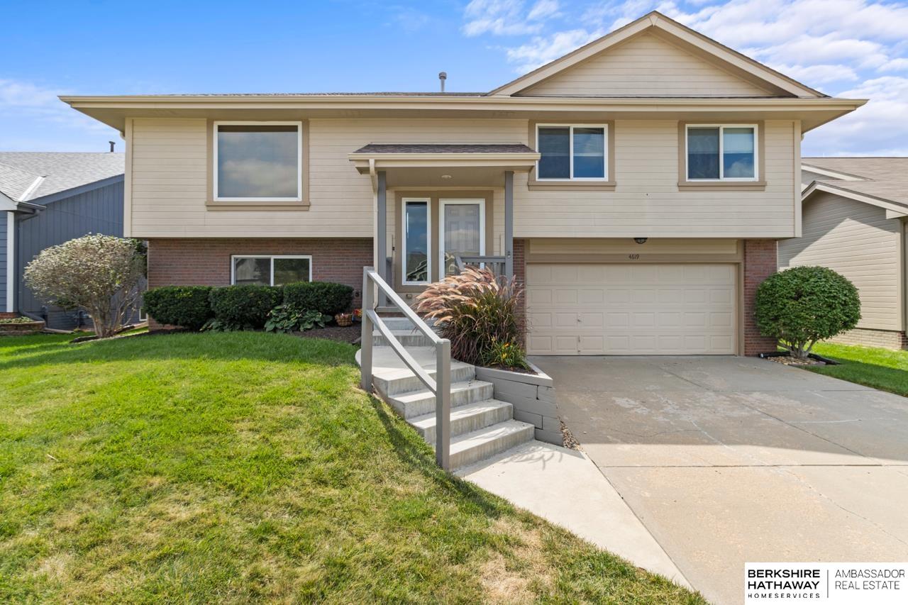 Brook St, Papillion, NE 68133