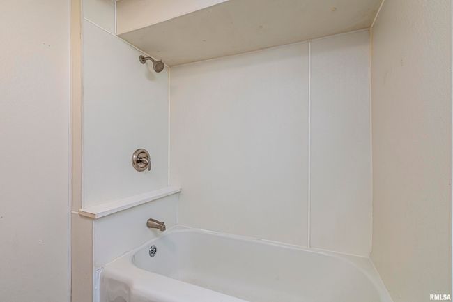 807 E Park St, House other with 3 bedrooms, 1 bathrooms and null parking in Du Quoin IL | Image 19