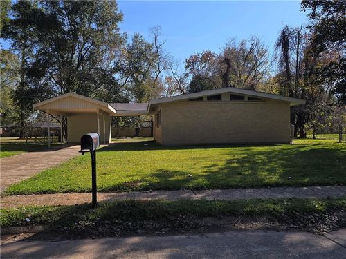 1715 Roscommon Dr, Alexandria, LA, 71303-5112 | Card Image