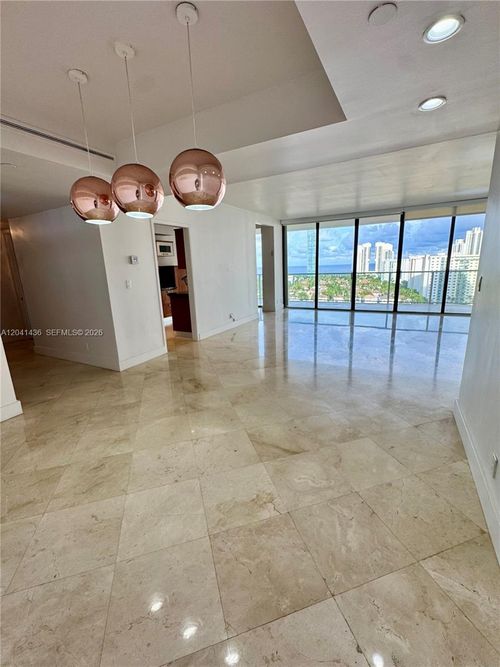 15f-19500 Turnberry Way, Aventura, FL, 33180-2537 | Card Image