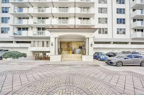 ph4-9195 Collins Ave, Surfside, FL, 33154-3155 | Card Image