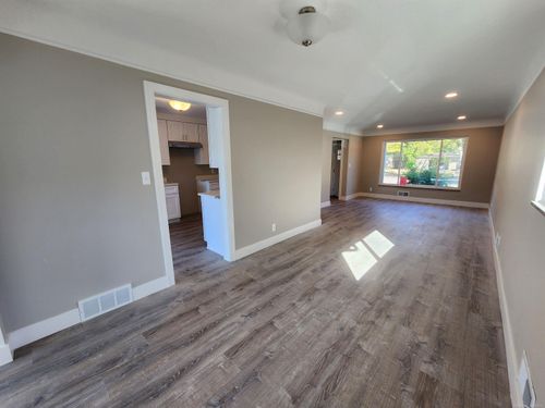 15121 Oak Park Blvd, Oak Park, MI, 48237-1919 | Card Image