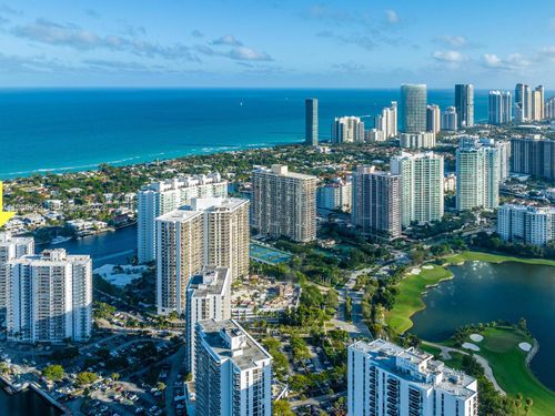 apt-634-20505 E Country Club Dr, Aventura, FL, 33180-3038 | Card Image