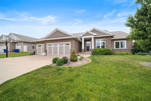 617 Majestic Oak Ridge, Solon, IA, 52333 | Card Image