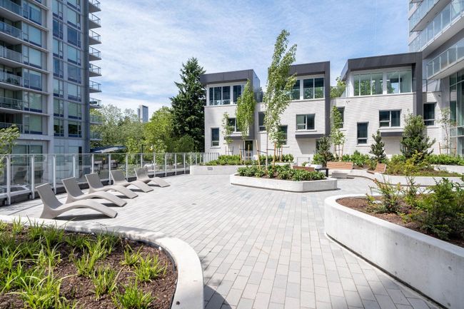 1104 - 13778 100 Ave, Condo with 2 bedrooms, 2 bathrooms and 1 parking in Surrey BC | Image 35