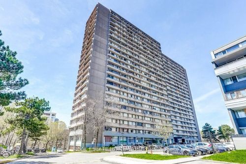 1212-10 Sunny Glen Way, East York, ON, M3C2Z3 | Card Image