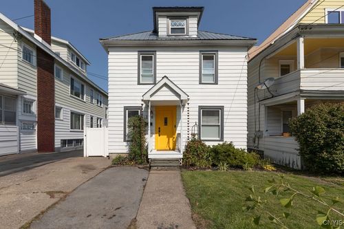 136 Bryant Ave, Syracuse, NY, 13204-2626 | Card Image