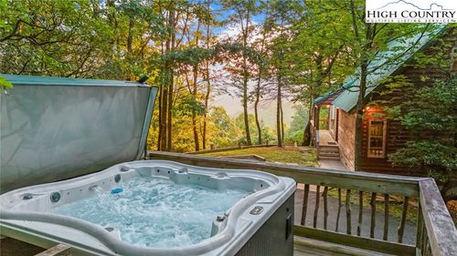 2095 Elk Ridge Rd, Ferguson, NC, 28624-9146 | Card Image