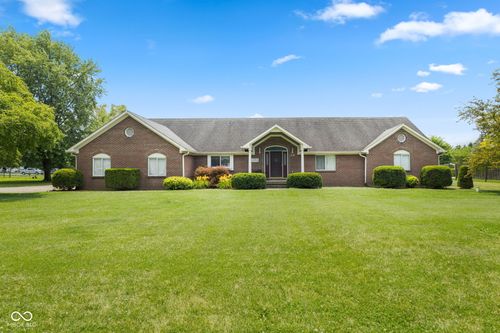 1439 Mckenzie Rd, Greenfield, IN, 46140-7512 | Card Image