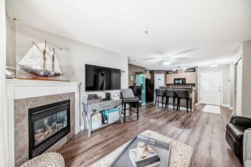 205-1811 34 Ave Sw, Calgary, AB, T2T2B9 | Card Image