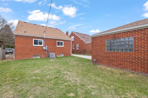 7828 Kolb Ave, Allen Park, MI, 48101-2271 | Card Image