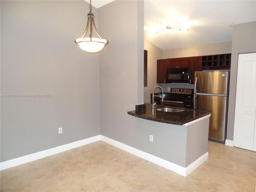apt-306-2820 N Oakland Forest Dr, Oakland Park, FL, 33309-7625 | Card Image