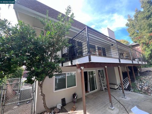 7672 Surrey Ln, Oakland, CA, 94605-3814 | Card Image