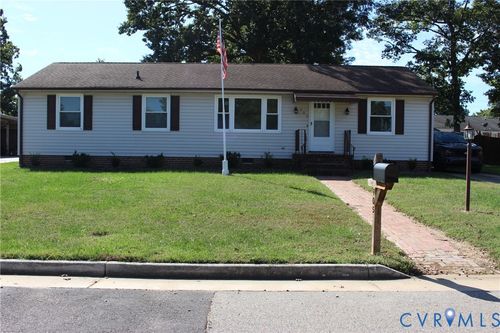905 Williamsburg Rd, Colonial Heights, VA, 23834-2620 | Card Image
