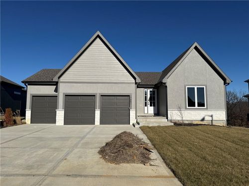 7551 N Gower Ave, Kansas City, MO, 64151-4250 | Card Image