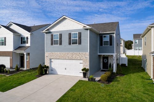 1827 Wellwood Ln, Lebanon, TN, 37087-4604 | Card Image