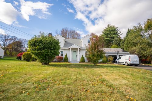 22 Eastview Dr, Windsor, CT, 06095-1823 | Card Image