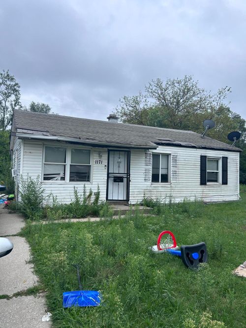 1171 Dearborn Cir, Gary, IN, 46403-3705 | Card Image
