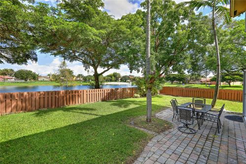 15576 Sw 103rd St, Miami, FL, 33196-2692 | Card Image