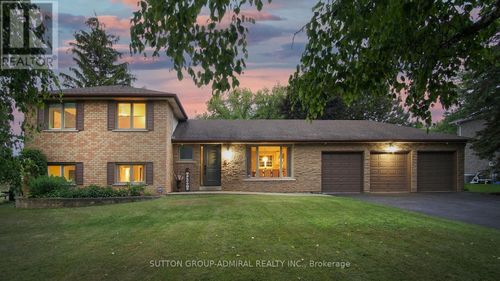 8 Balmoral Hts, Queensville, ON, L0G1R0 | Card Image