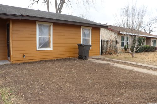 838 Utopia Ln, San Antonio, TX, 78223-3410 | Card Image