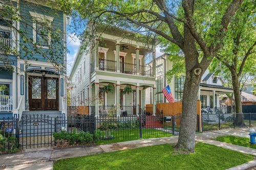 626 E 12th St, Houston, TX, 77008-7122 | Card Image