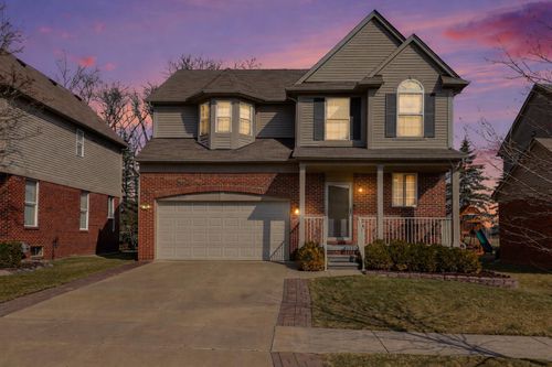 28294 Cottage Ln, New Hudson, MI, 48165-8004 | Card Image