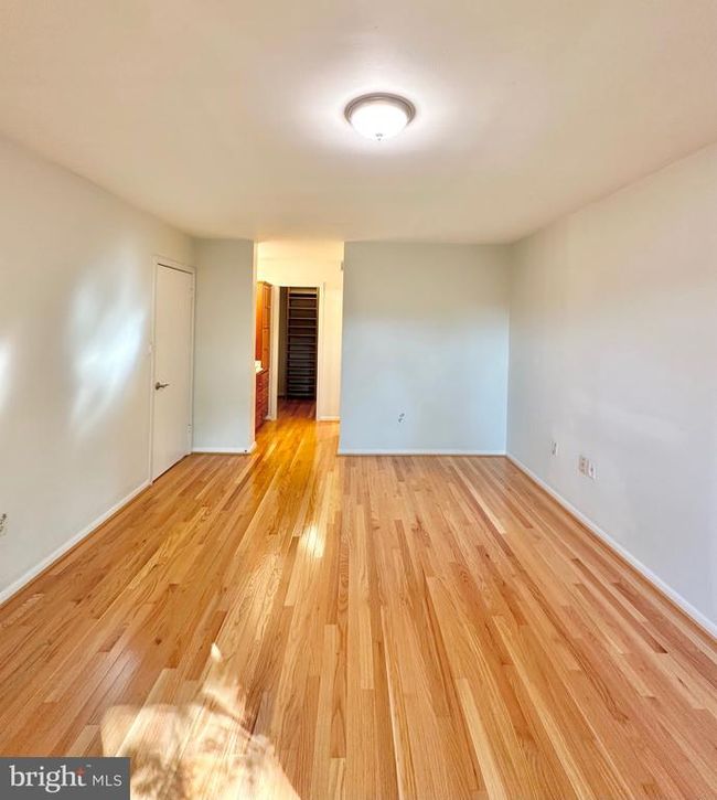 2021 Lakebreeze Way, Townhouse with 3 bedrooms, 4 bathrooms and null parking in RESTON VA | Image 23