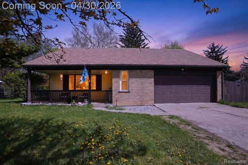 2141 E Hill Rd, Grand Blanc, MI, 48439-5109 | Card Image