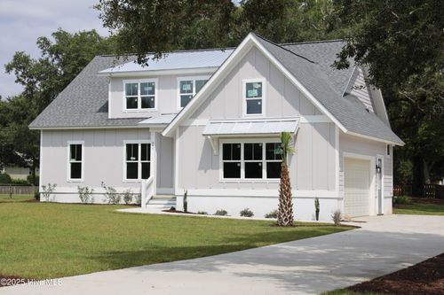 247 Tumbling Brook Ln, Holly Ridge, NC, 28445-7778 | Card Image