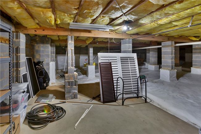 Fantastic "Tall Crawl Space" | Image 43