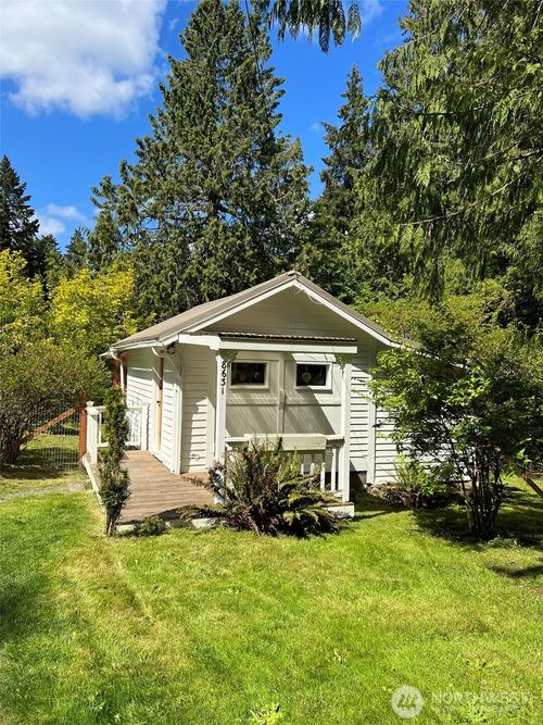 8631 Springridge Rd Ne, Bainbridge Island, WA, 98110-3653 | Card Image