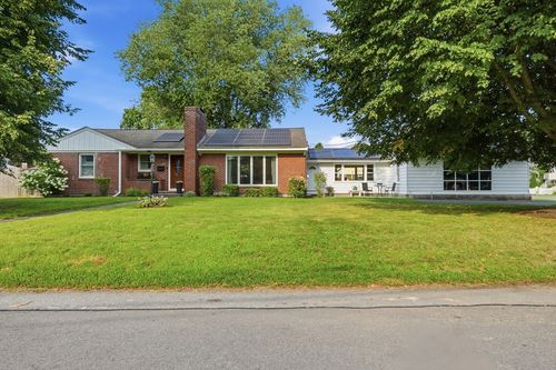 7 Pincushion Rd, Framingham, MA, 01702-5620 | Card Image