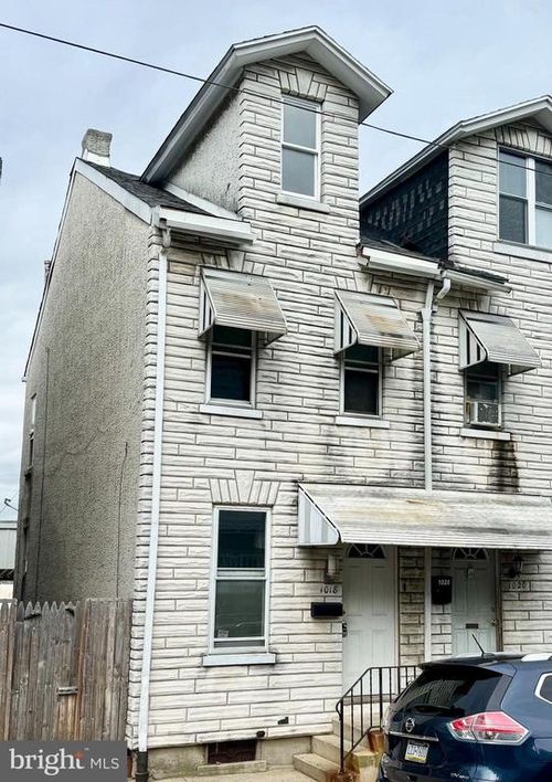 1018 Birch St, READING, PA, 19604-2218 | Card Image
