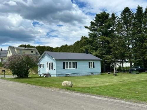 33 Edwards Street, Colebrook, NH, 03576 | Card Image