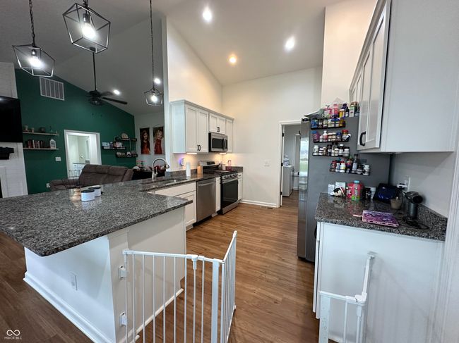 407 E Maple St, House other with 4 bedrooms, 2 bathrooms and null parking in Bainbridge IN | Image 15