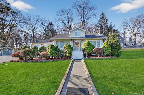 17 Pine Hill Rd, Highland Mills, NY, 10930-3421 | Card Image