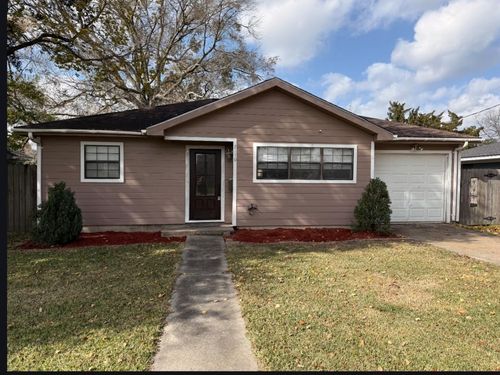 2110 7th St, Port Neches, TX, 77651-3815 | Card Image